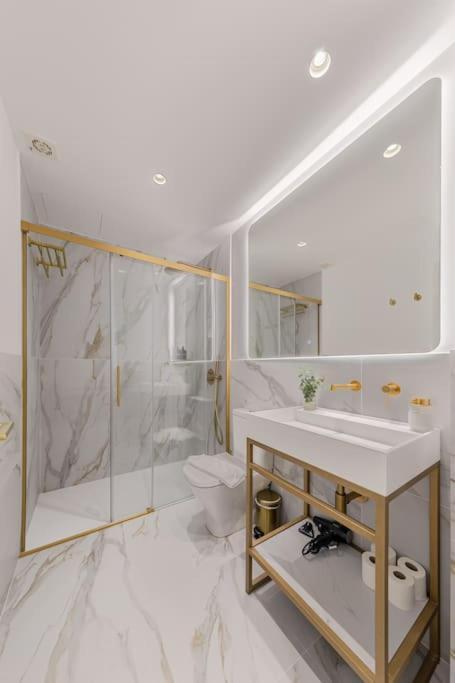 Isg O'donnell 2-1-free Parking * Sevilla